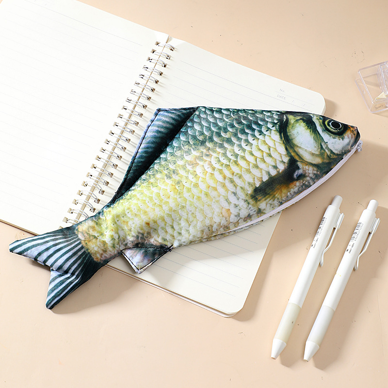 Astuccio a forma di carpa real - Ideal Stationery & Office Supply recensione e prezzo